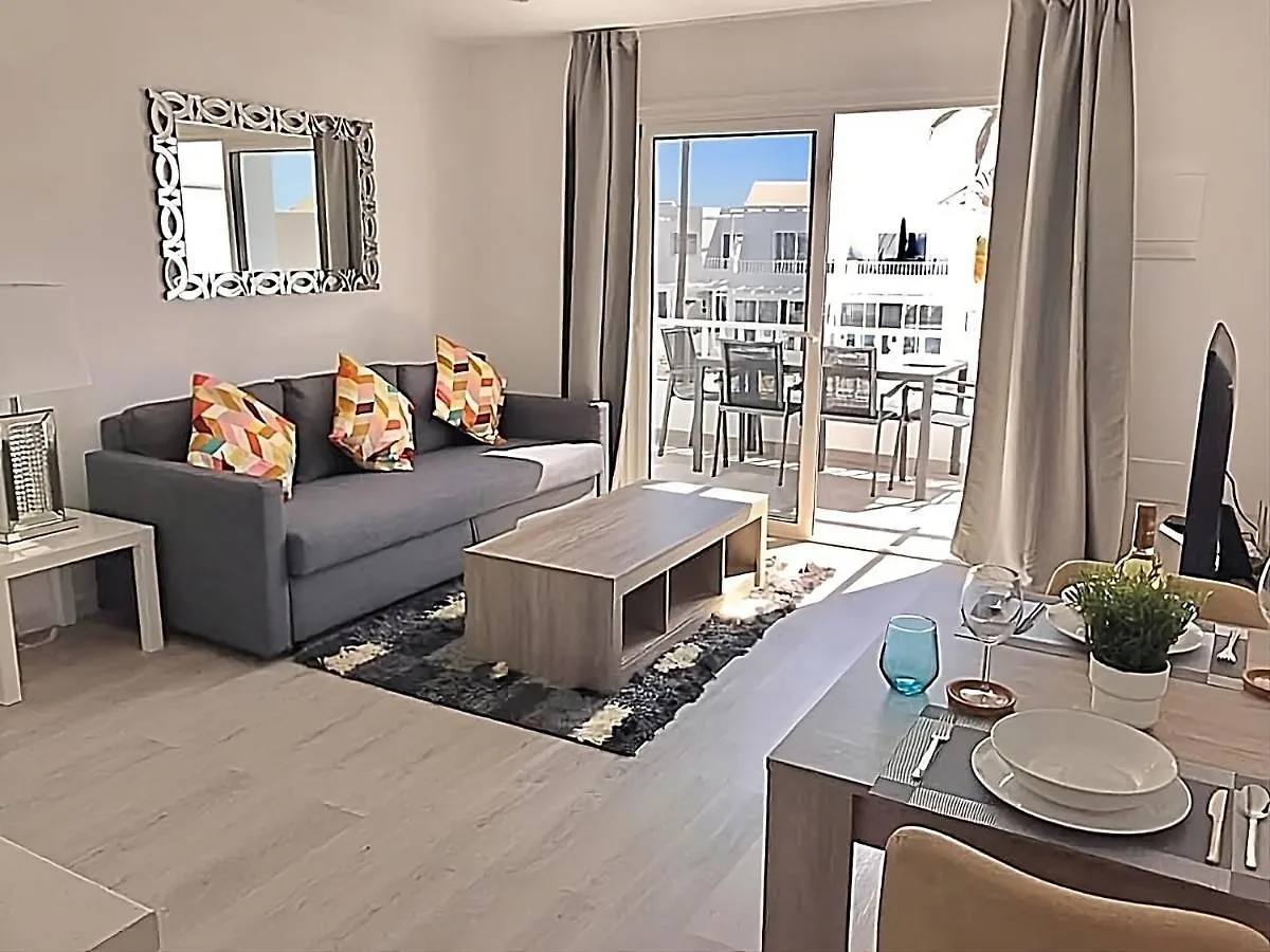 2 Bedroom Atlantic View Apartment Puerto del Carmen  0*, Puerto del Carmen (Lanzarote) Spain